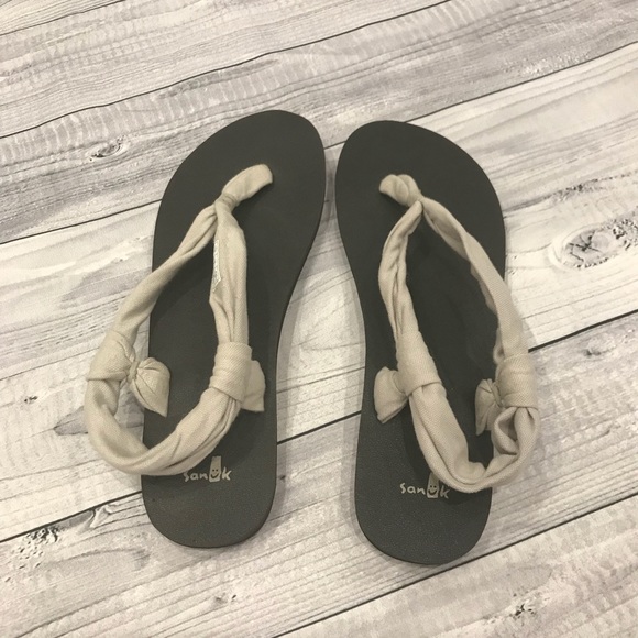 Sanuk Shoes - SANUK yoga sandals